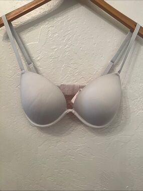 PINK Victoria's Secret Everywhere super push up bra white Smooth T-Shirt Bra 34D